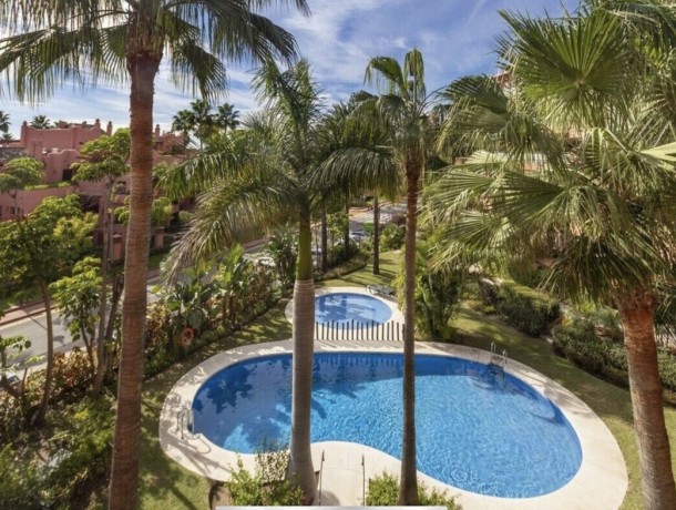 Apartment for sale in New Golden Mile, Marbella