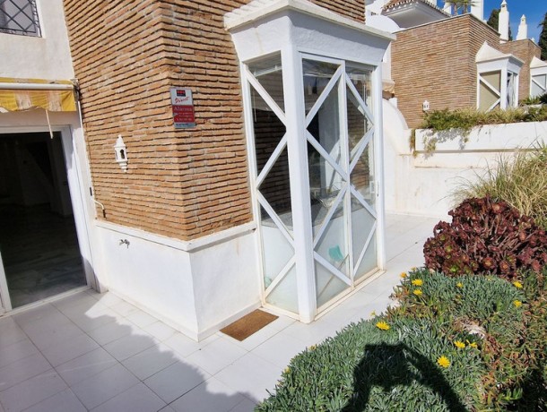 Apartment for sale in El Paraiso, Marbella