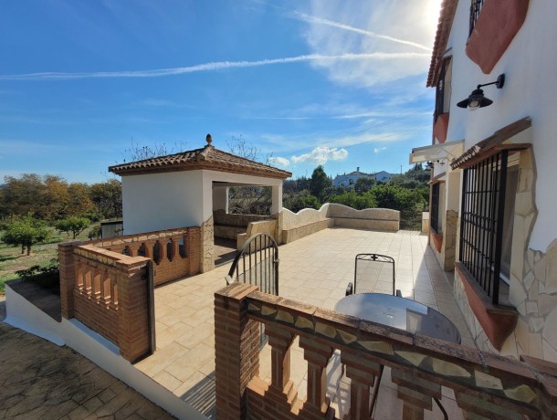 Villa for sale in Coín, Marbella