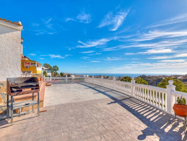Villa for sale in Benalmadena, Marbella