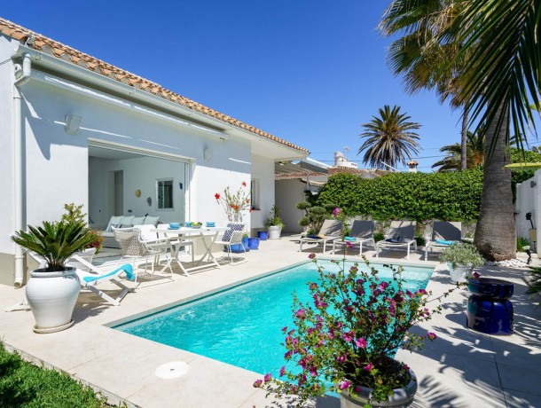 Villa for sale in Marbesa, Marbella