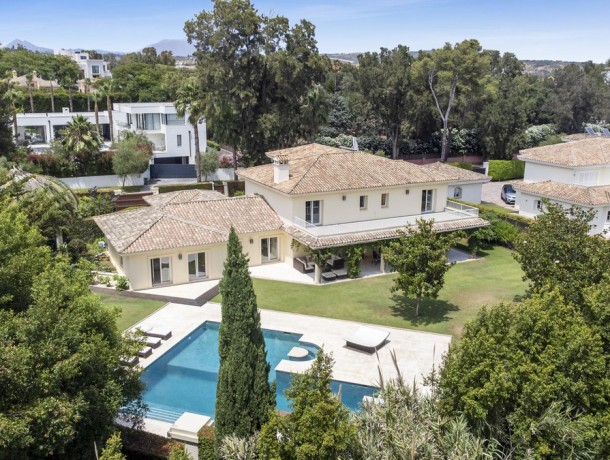 Villa for sale in Sotogrande Costa, Marbella