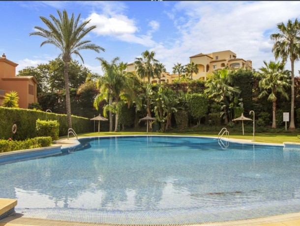 Apartment for sale in Atalaya, Marbella