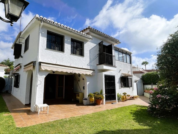Villa for sale in Benalmadena Costa, Marbella