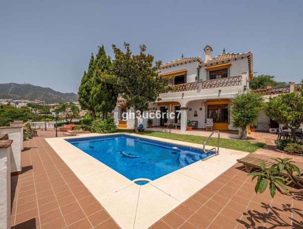 Villa for sale in Benalmadena, Marbella