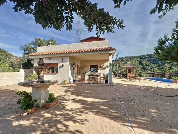 Villa for sale in Estepona, Marbella
