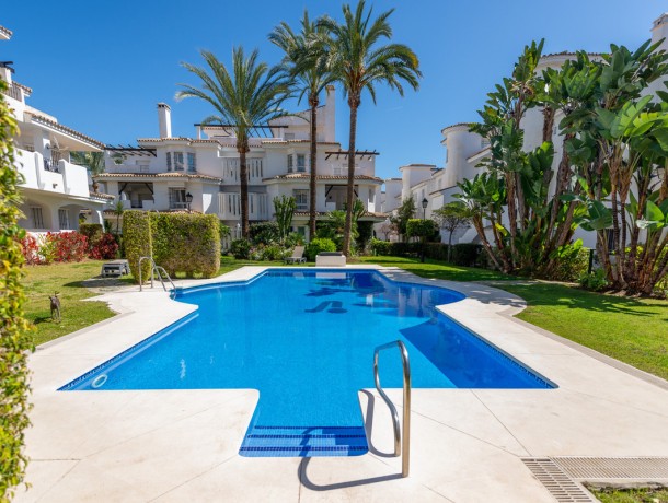 Apartment for sale in Nueva Andalucía, Marbella