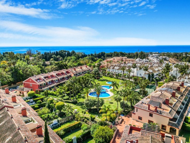 Townhouse for sale in Nagüeles, Marbella