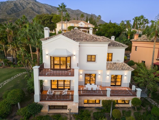 Townhouse for sale in The Golden Mile, Marbella