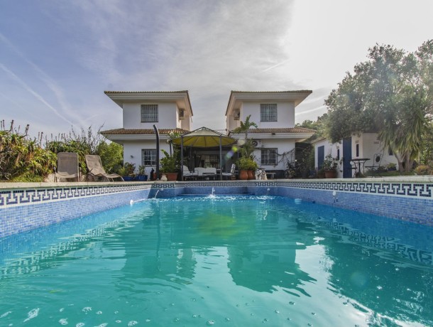 Villa for sale in Monda, Marbella