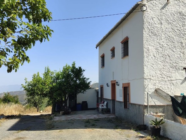 Villa for sale in Carratraca, Marbella