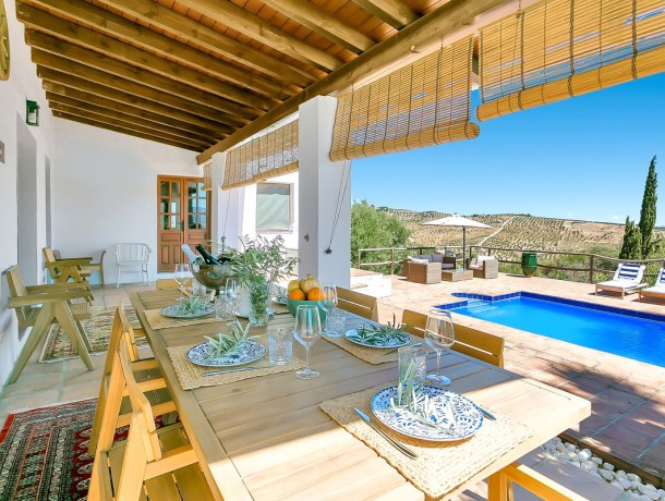 Villa for sale in Tolox, Marbella