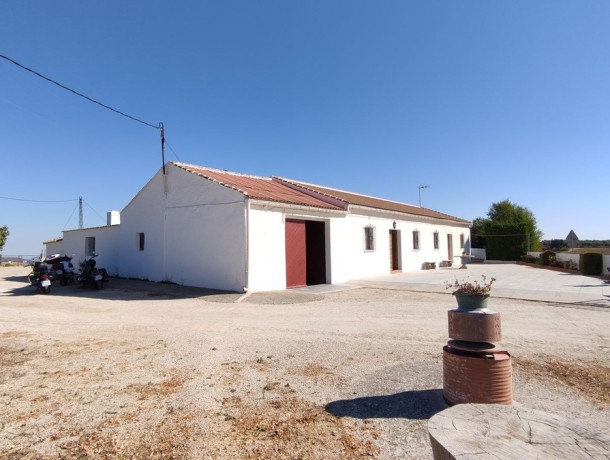 Villa for sale in Ronda, Marbella