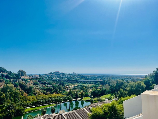 Apartment for sale in La Quinta, Marbella
