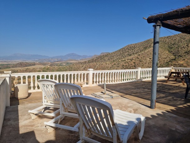 Villa for sale in Estacion de Cartama, Marbella