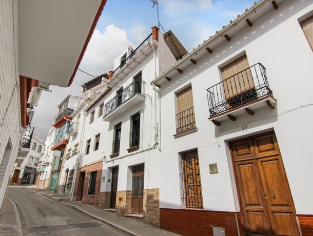 Townhouse for sale in Alora, Marbella