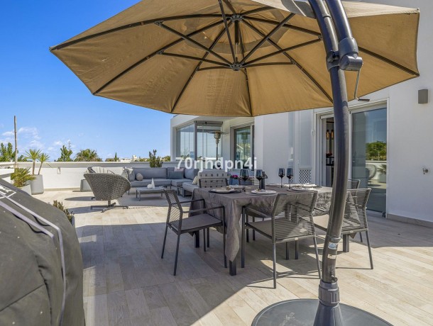 Apartment for sale in Casares, Marbella