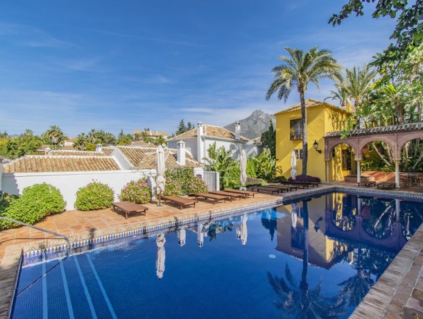 Townhouse for sale in The Golden Mile, Marbella