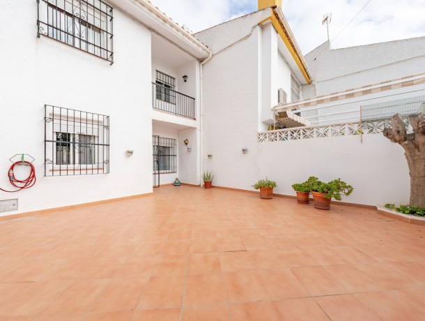 Townhouse for sale in La Campana, Marbella