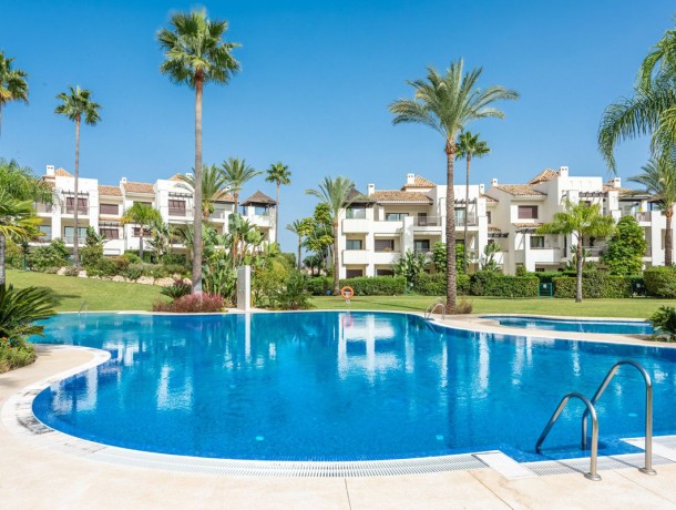 Apartment for sale in El Paraiso, Marbella