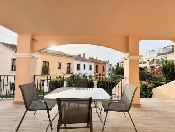 Townhouse for sale in El Paraiso, Marbella