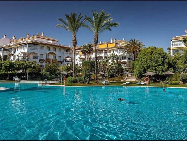 Apartment for sale in Nueva Andalucía, Marbella