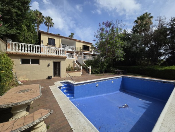 Villa for sale in Sotogrande Costa, Marbella