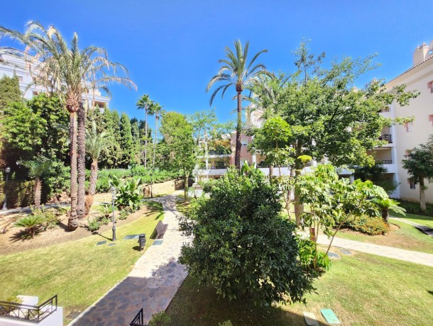 Apartment for sale in Nueva Andalucía, Marbella