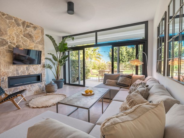 Townhouse for sale in Nueva Andalucía, Marbella
