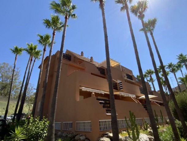Apartment for sale in Casares, Marbella