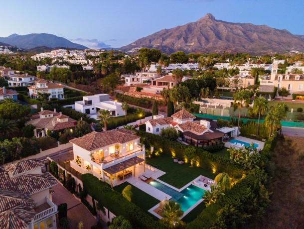 Villa for sale in Nueva Andalucía, Marbella