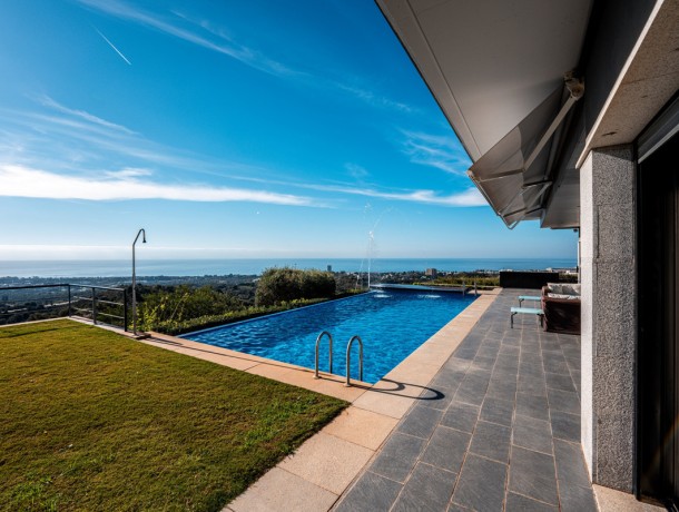 Villa for sale in Altos de los Monteros, Marbella