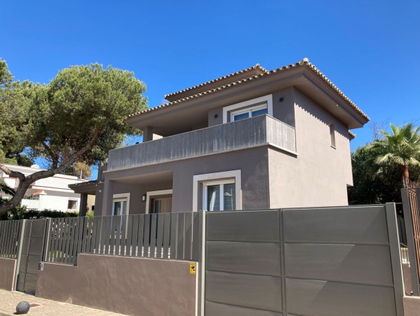 Villa for sale in Elviria, Marbella