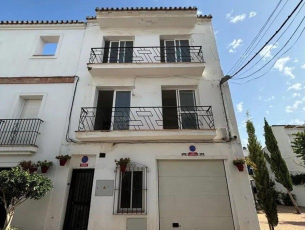 Villa for sale in Estepona, Marbella