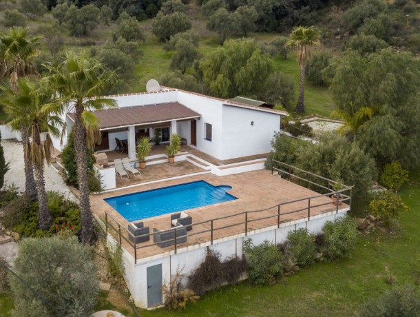 Villa for sale in Tolox, Marbella