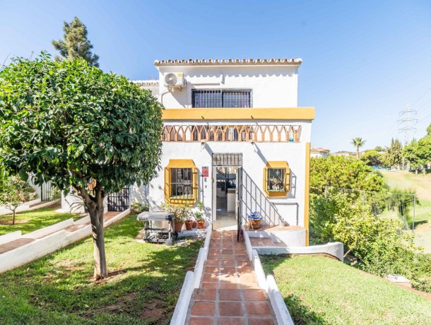 Townhouse for sale in Calahonda, Marbella