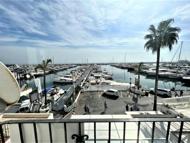 Apartment for sale in Puerto Banús, Marbella