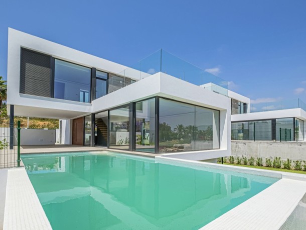 Villa for sale in Estepona, Marbella
