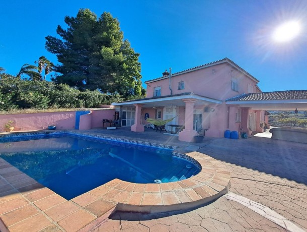 Villa for sale in Coín, Marbella