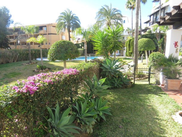 Apartment for sale in Calahonda, Marbella