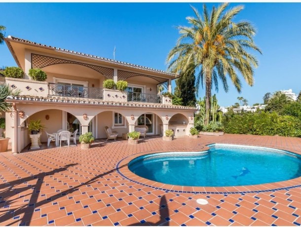 Villa for sale in Guadalmina Alta, Marbella