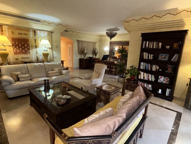 Apartment for sale in Puerto Banús, Marbella