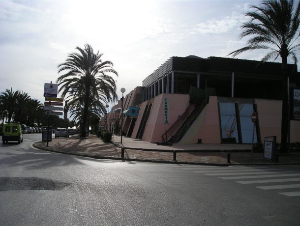 Commercial for sale in Puerto Banús, Marbella