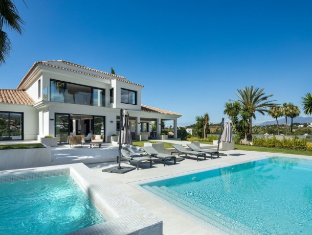 Villa for sale in Nueva Andalucía, Marbella