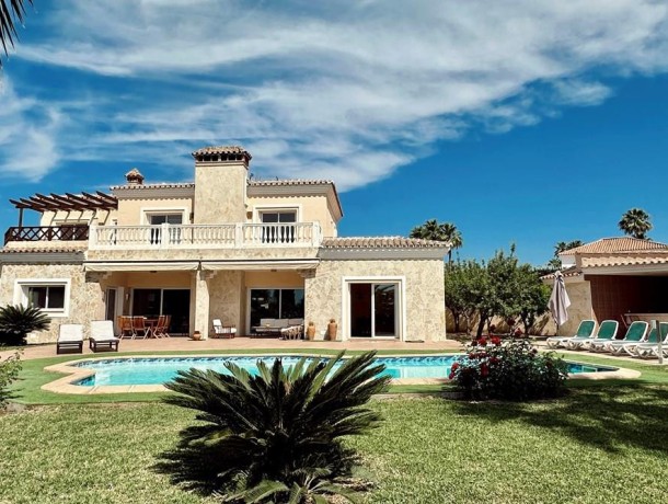 Villa for sale in La Cala Hills, Marbella
