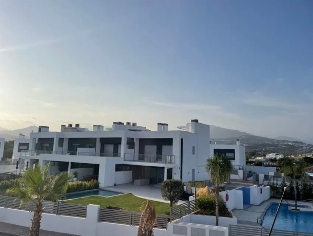 Townhouse for sale in San Pedro de Alcántara, Marbella