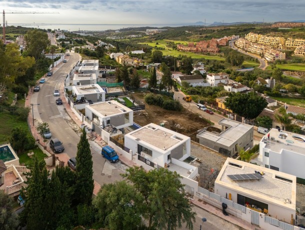 Villa for sale in Valle Romano, Marbella