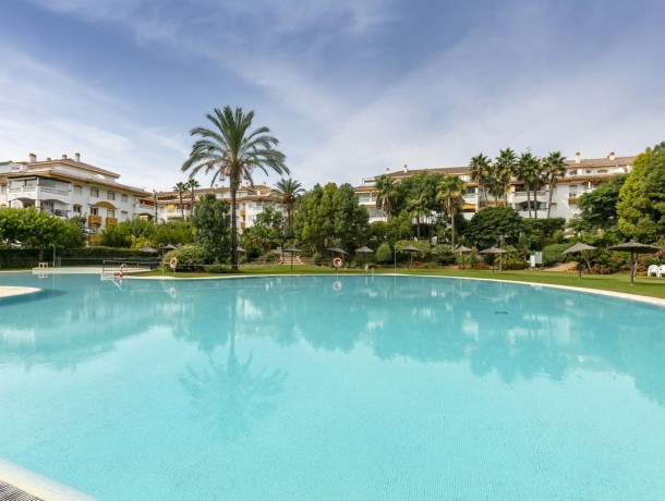 Apartment for sale in Nueva Andalucía, Marbella