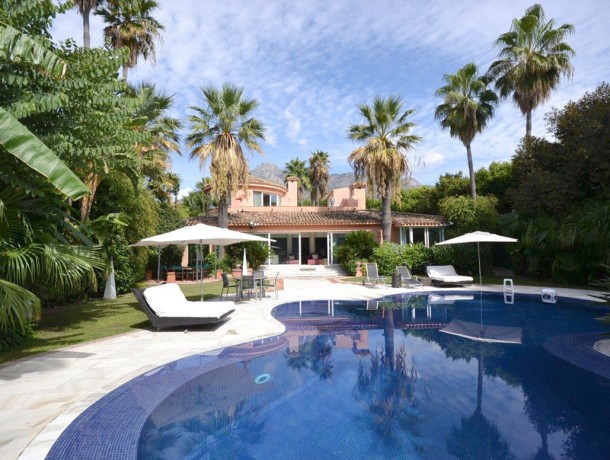 Villa for sale in Nagüeles, Marbella