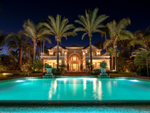 Villa for sale in San Pedro de Alcántara, Marbella